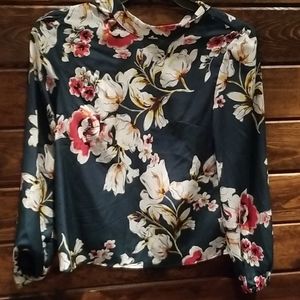 Long sleeve dressy top